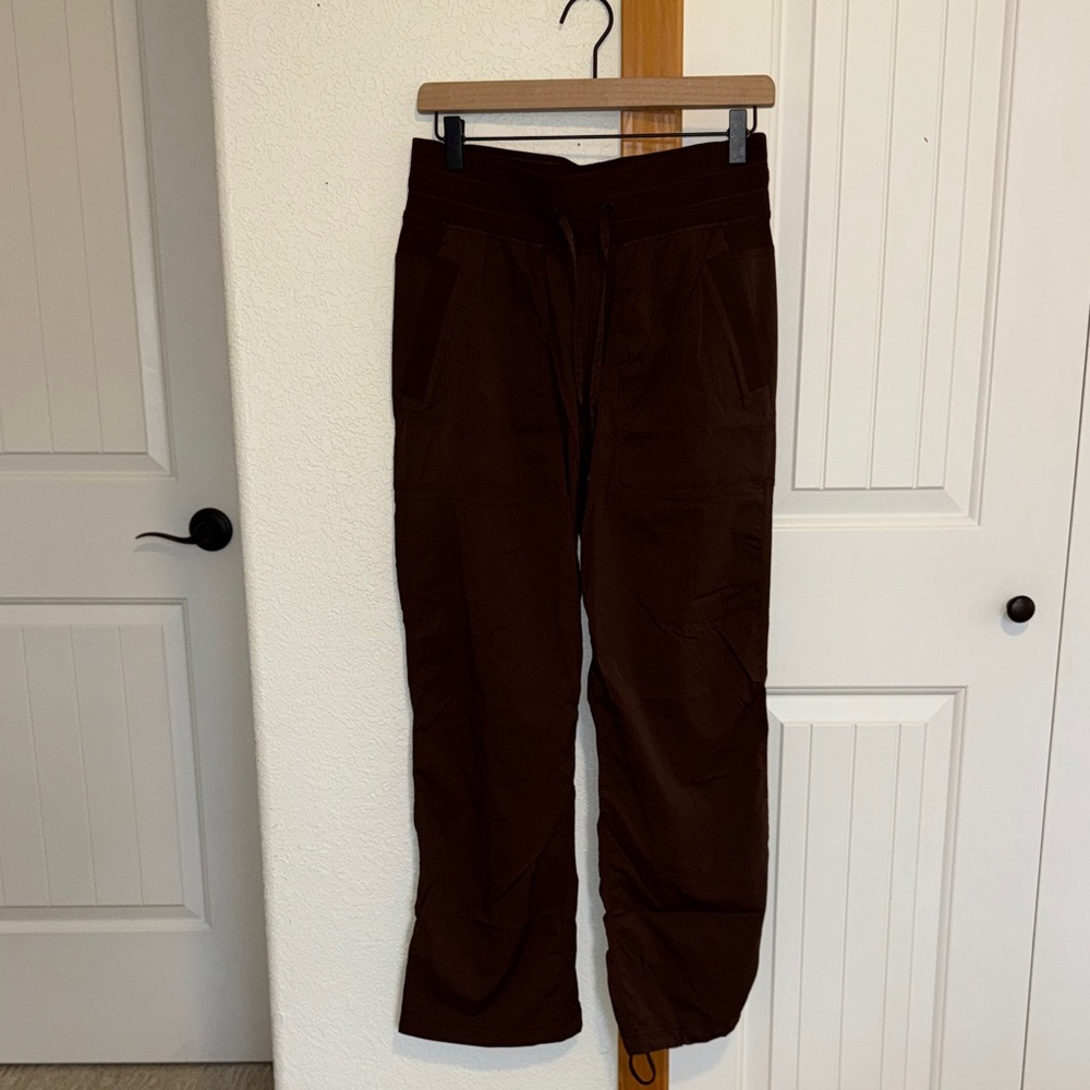 lululemon athletica Men's Dark Brown Cargo Pants petite